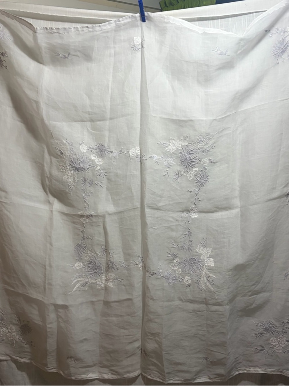 Embroidery & applique tablecloth